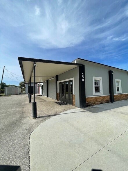 More Photos Of 350 W Brannen Rd, Lakeland Manufacturing For Sale