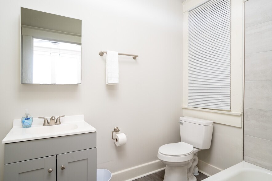 More Photos Of 60 N Willett St, Memphis Apartments For Sale