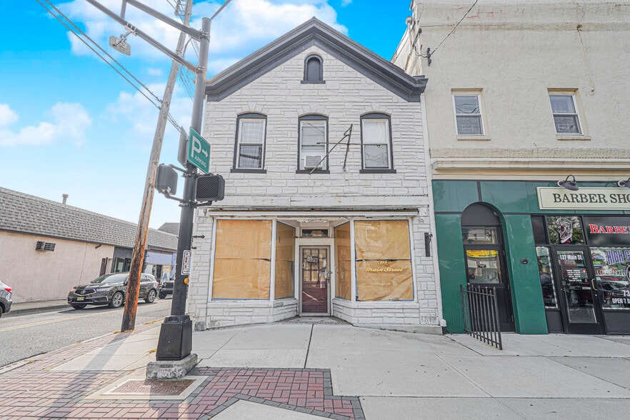 More Photos Of 135 Main St, Matawan Storefront Retail Residential For Lease
