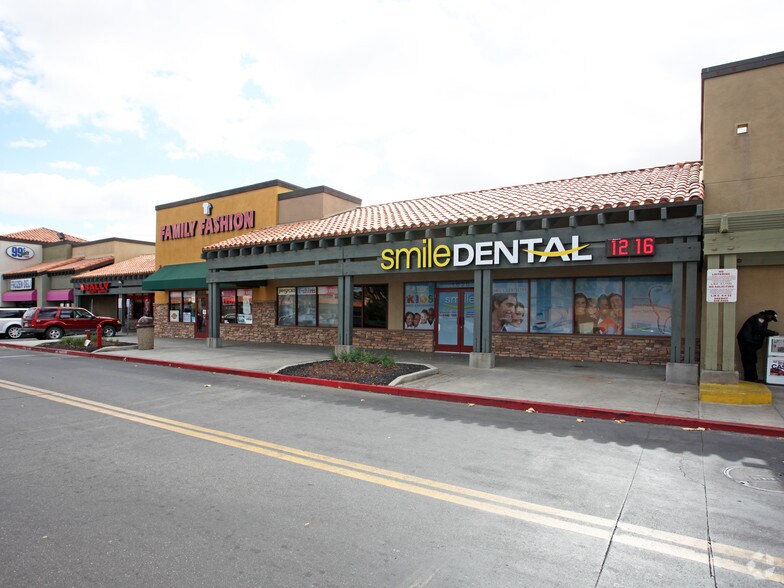 More Photos Of 1060 E Avenue J, Lancaster General Retail For Lease