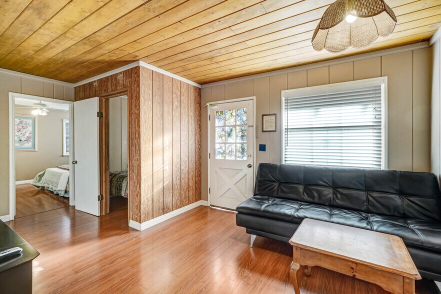 More Photos Of 1054-1098 State Highway 2, Wrightwood Hospitality For Sale