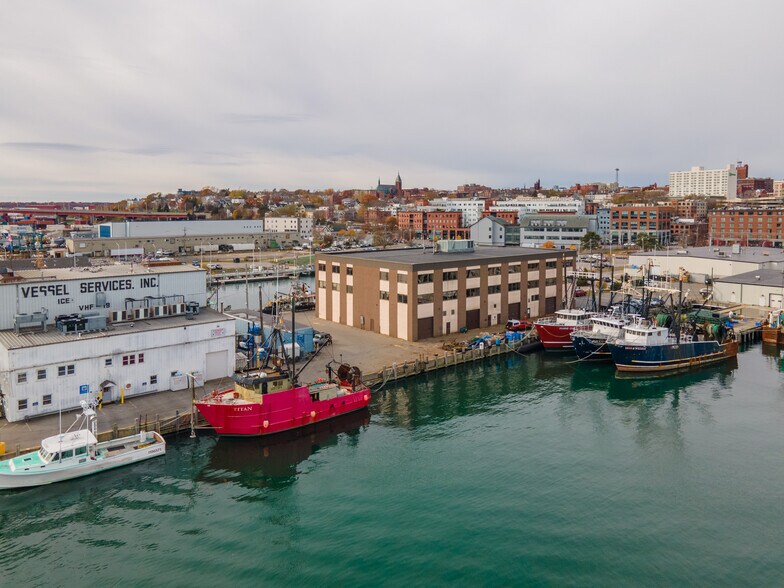 More Photos Of 2 Portland Fish Pier, Portland Office For Lease