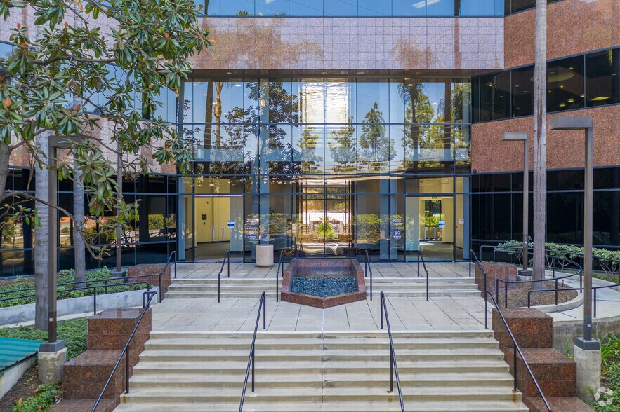 More Photos Of 2878 Camino del Rio S, San Diego Office For Lease