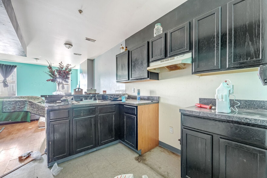 More Photos Of 139 State St, Camden Multifamily For Sale