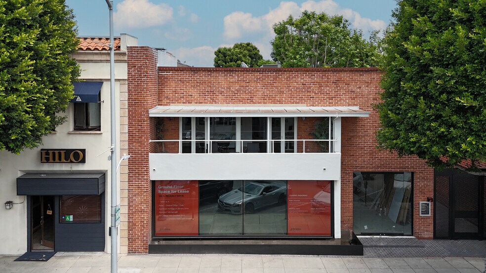 More Photos Of 328 S Beverly Dr, Beverly Hills General Retail For Lease
