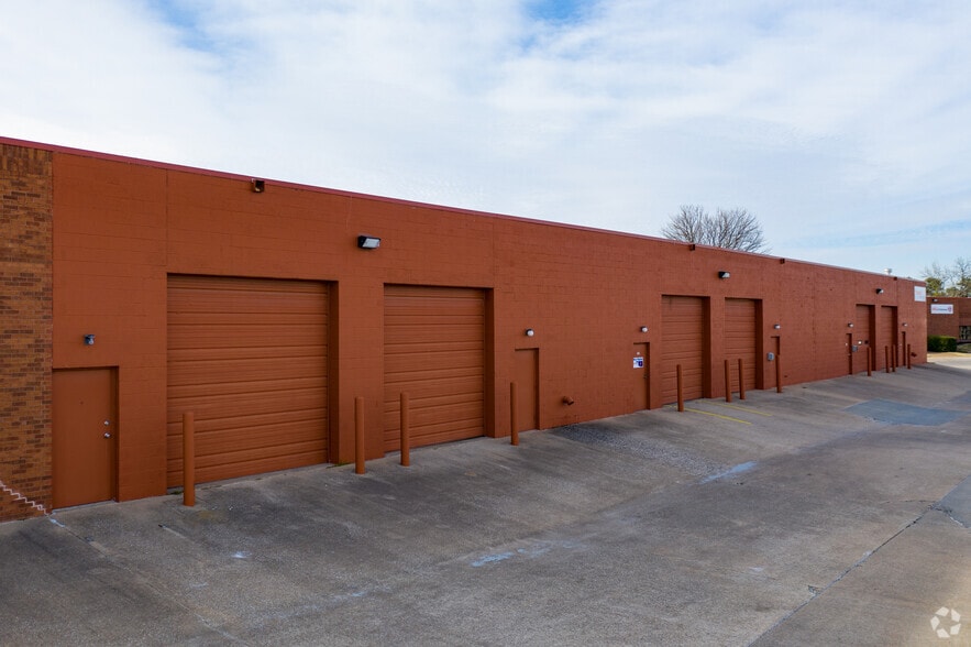 More Photos Of 12101 E 51st St, Tulsa Unknown For Lease