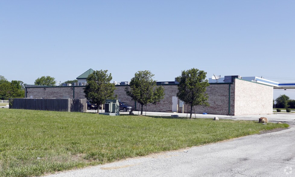 More Photos Of 1447 E Main St, Brownsburg Unknown For Lease