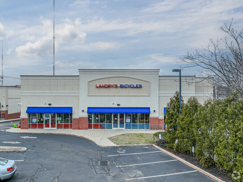 More Photos Of 100 Highland Ave, Needham Storefront Retail Office For Sale