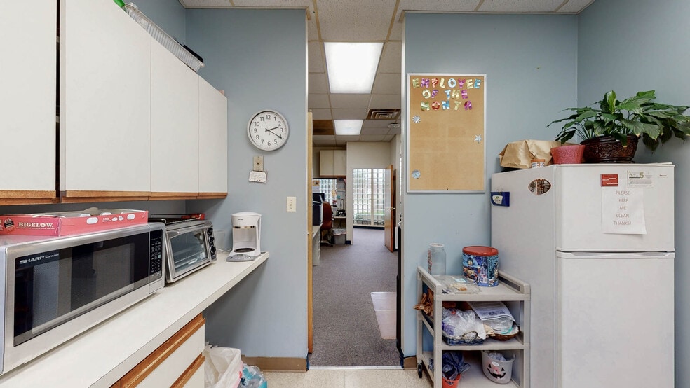 More Photos Of 10190-10198 Springfield Pike, Cincinnati Medical For Sale