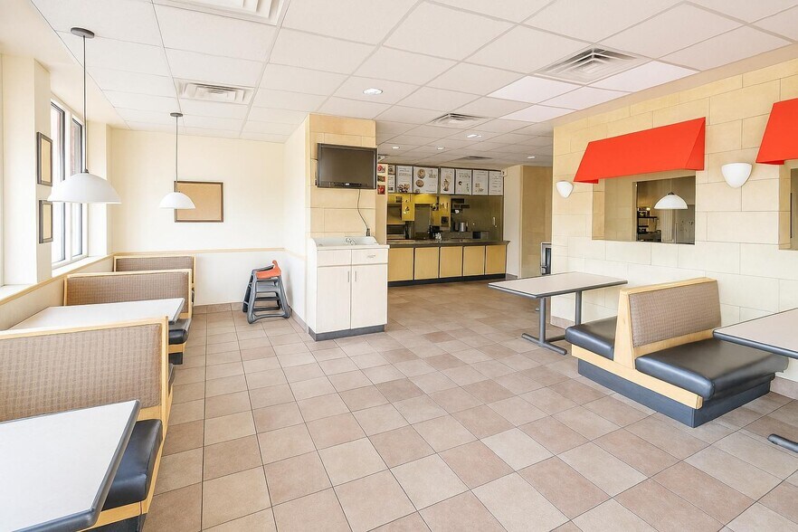 More Photos Of 2101 N Eastman Rd, Longview Fast Food For Sale