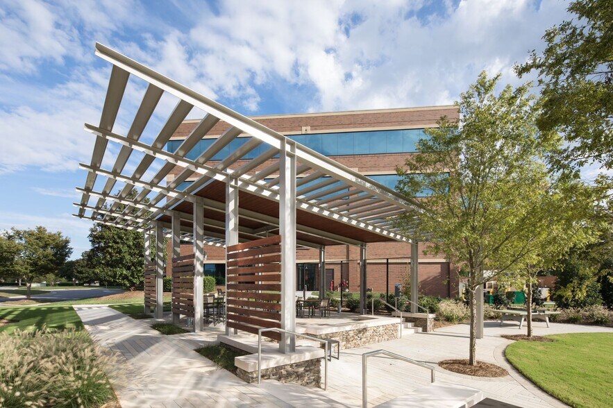 More Photos Of 801 Corporate Center Dr, Raleigh Office Residential For Lease