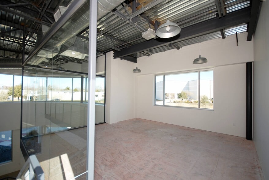 More Photos Of 4245 Marsh Ridge Rd, Carrollton Loft Creative Space For Sale