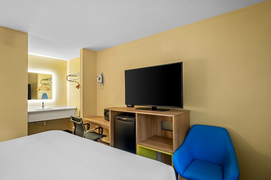 More Photos Of 1630 Richmond St, Mount Vernon Hotel For Sale