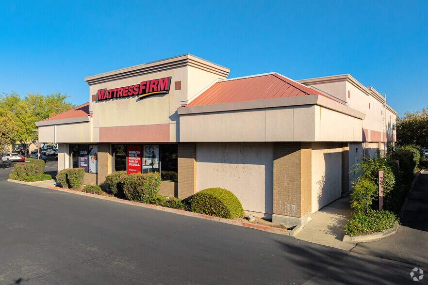 Primary Photo Of 1150 Tharp Rd, Yuba City General Retail For Lease