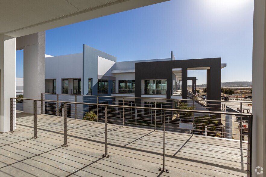 More Photos Of 3810 Stineman Ct, Long Beach Office For Sale