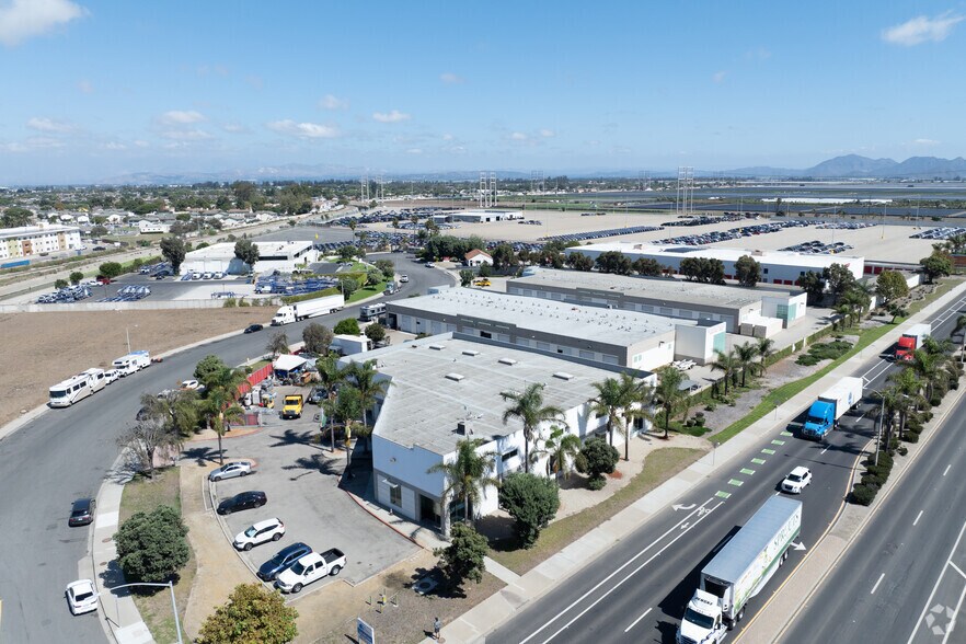 More Photos Of 707-709 E Hueneme Rd, Oxnard Warehouse For Sale