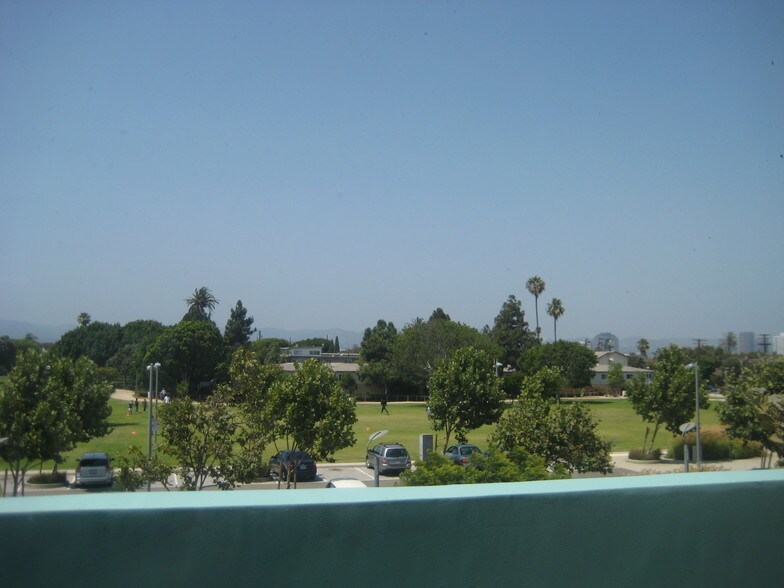 More Photos Of 2222 Pico Blvd, Santa Monica Storefront Retail Office For Lease