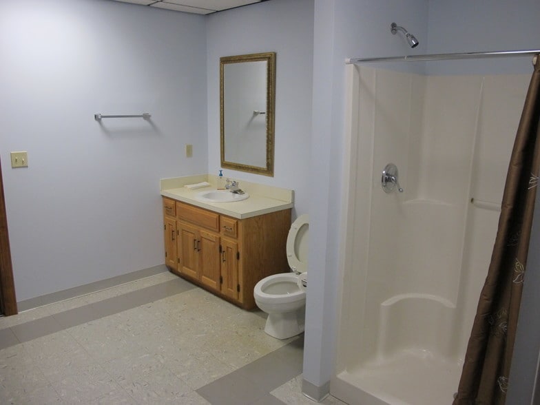 More Photos Of 3022 Carroll Ave, Lynchburg Warehouse For Sale