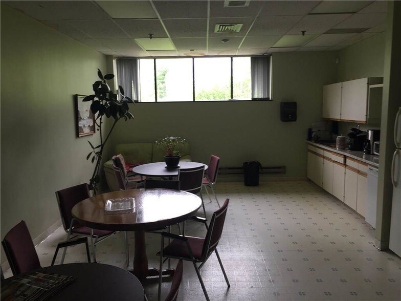 More Photos Of 2821 Riverside Dr, Ottawa Office For Sale