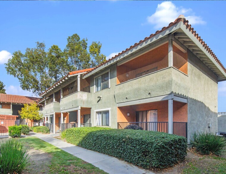 More Photos Of 1531 W Rialto Ave, Fontana Apartments For Sale