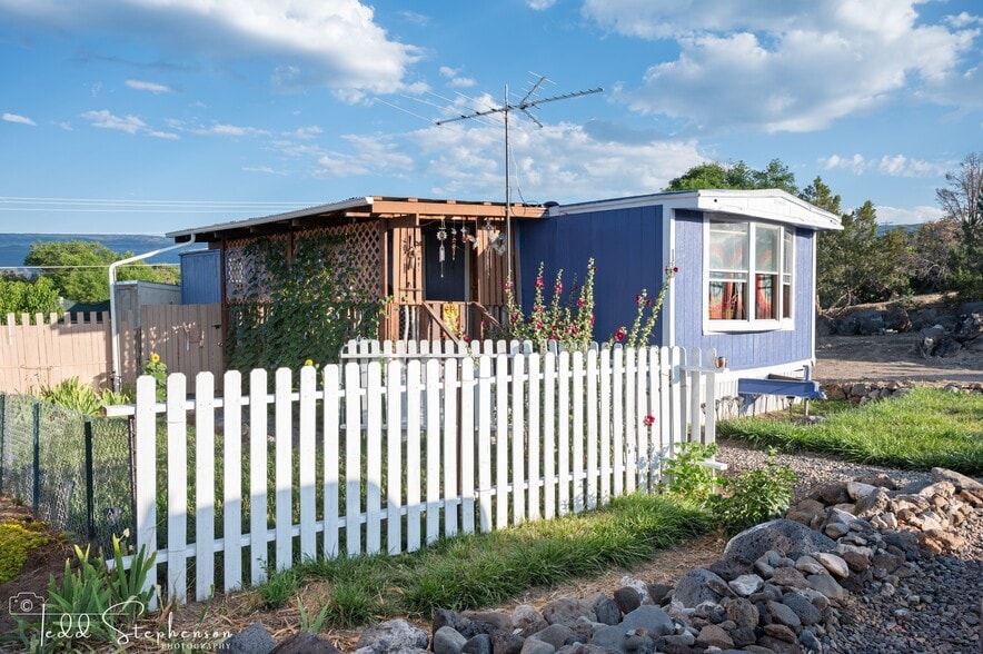 More Photos Of 810 NW Cedar Ave, Cedaredge Manufactured Housing Mobile Home Park For Sale