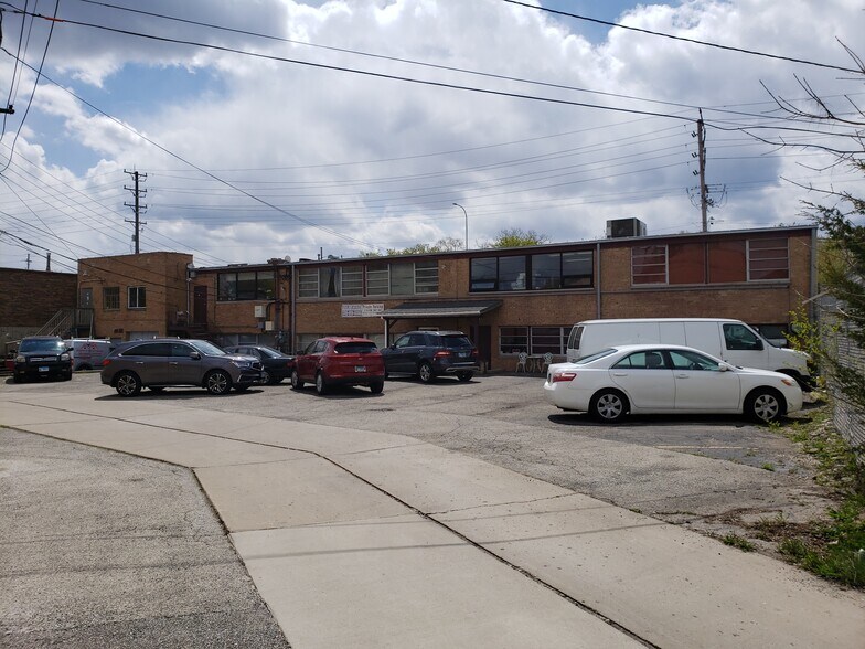 More Photos Of 570 E Northwest Hwy, Des Plaines Office For Sale
