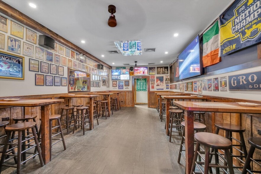 More Photos Of 247 E 50th St, New York Apartments For Sale