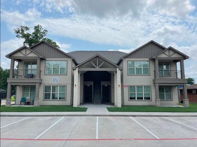 More Photos Of 112 Kelly St, Wharton Apartments For Sale