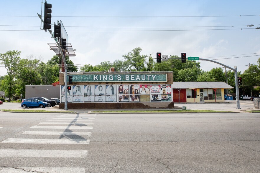 Primary Photo Of 7714-7720 Troost Ave, Kansas City Storefront For Sale