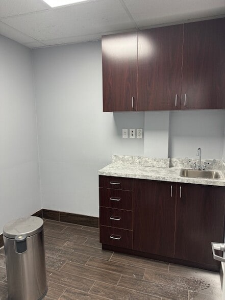 More Photos Of 1028 154th St, Whitestone Storefront Retail Office For Lease