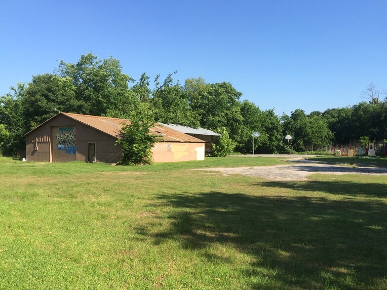 More Photos Of 822 W Greens Rd, Houston Land For Lease