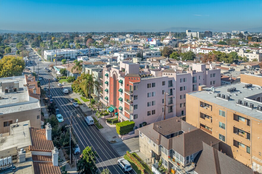 More Photos Of 10621 Valley Spring Ln, North Hollywood Apartments For Sale