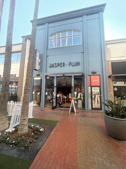 More Photos Of 2201-2895 Park Ave, Tustin Unknown For Lease