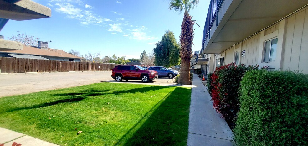 More Photos Of 330 Roberts Ln, Bakersfield Apartments For Sale