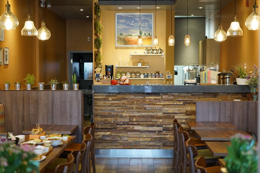 More Photos Of 28 S Unionville Av, Markham Storefront Retail Office For Sale