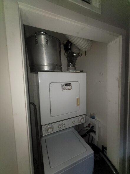 More Photos Of 1458 W 32nd St, Indianapolis Apartments For Sale