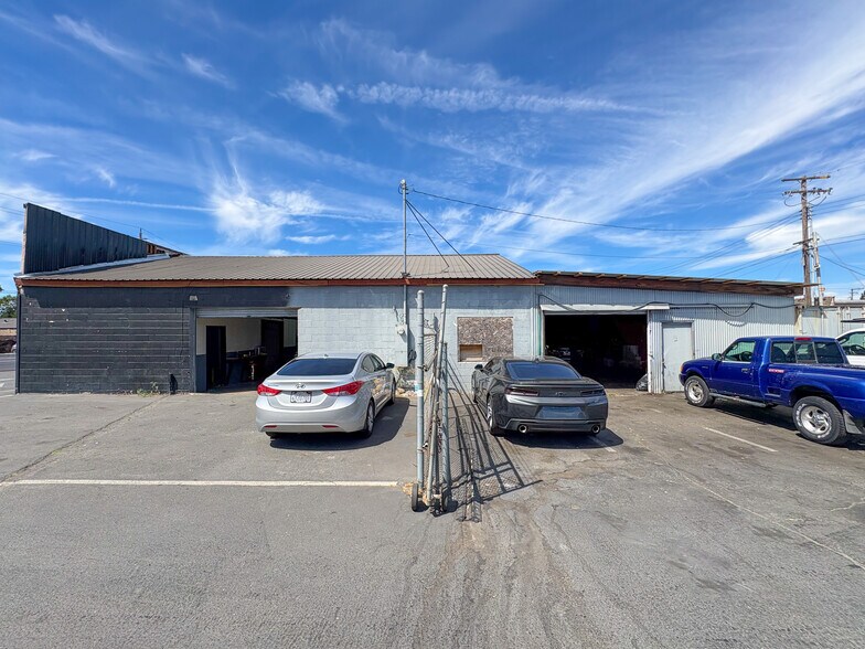 More Photos Of 7817-7829 Fair Oaks Blvd, Carmichael Auto Dealership For Sale