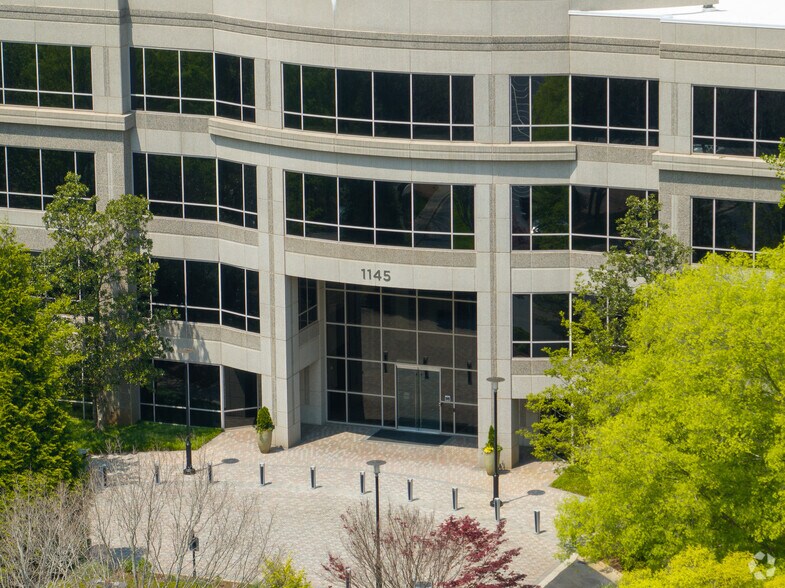 More Photos Of 1145 Sanctuary Pky, Alpharetta Office For Lease