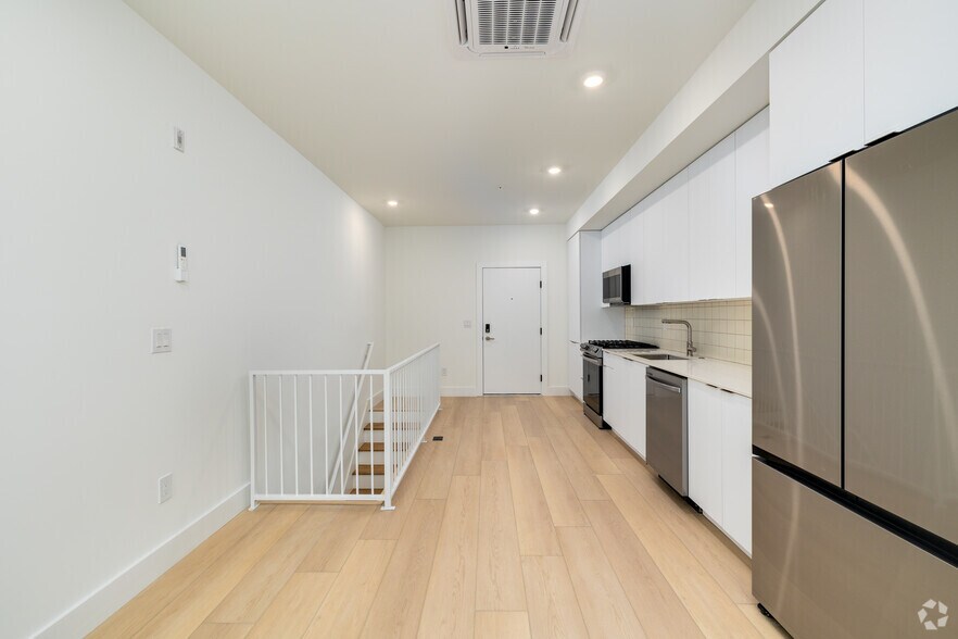 More Photos Of 2007 Cambridge St, Philadelphia Apartments For Sale