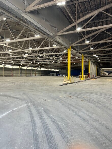 More Photos Of 1972 Gardner Blvd, Holly Hill Warehouse For Lease