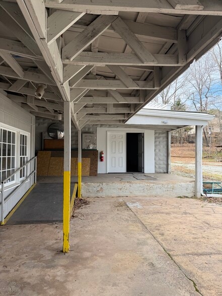 More Photos Of 2735 Huff Dr, Lawrenceville Warehouse For Lease
