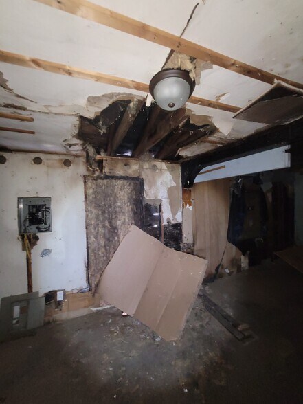 More Photos Of 1823 W 8th St, Muncie Multifamily For Sale