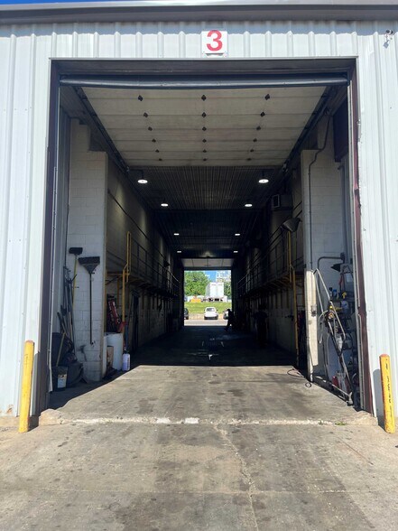 More Photos Of 941 66th Ave SW, Cedar Rapids Warehouse For Sale