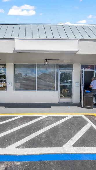 More Photos Of 3325 Griffin Rd, Fort Lauderdale Freestanding For Lease