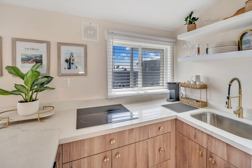 More Photos Of 418 W Ivy St, San Diego Apartments For Sale