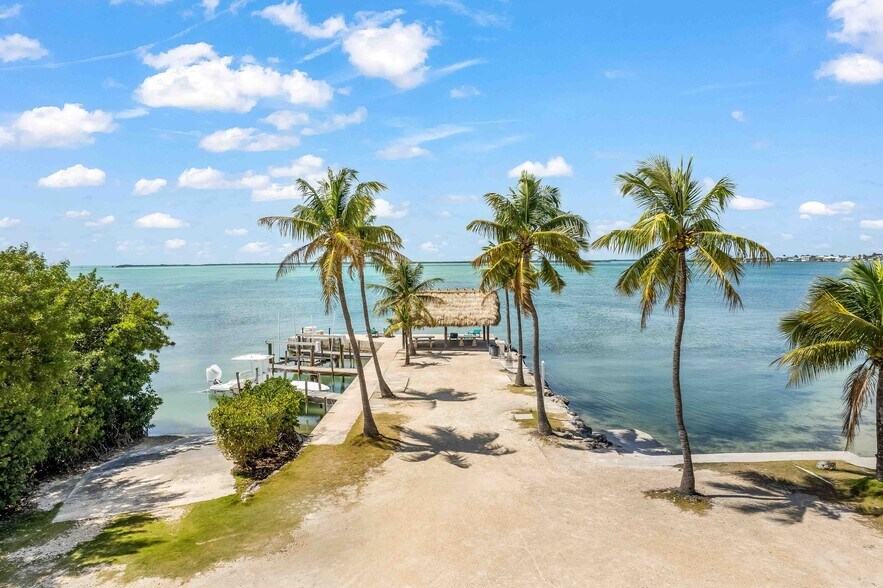 More Photos Of 97850 Overseas Hwy, Key Largo Hotel For Sale