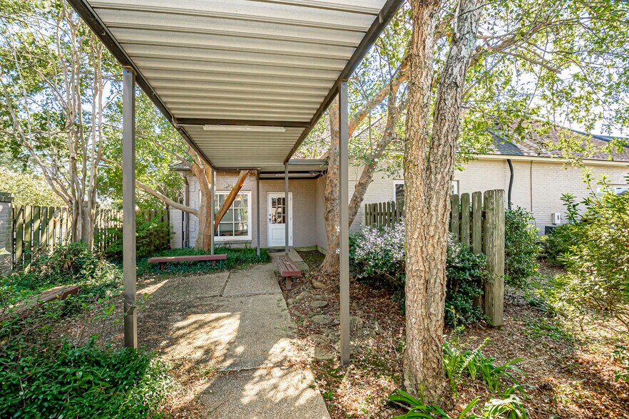 More Photos Of 8425 Cumberland Pl, Baton Rouge Medical For Lease