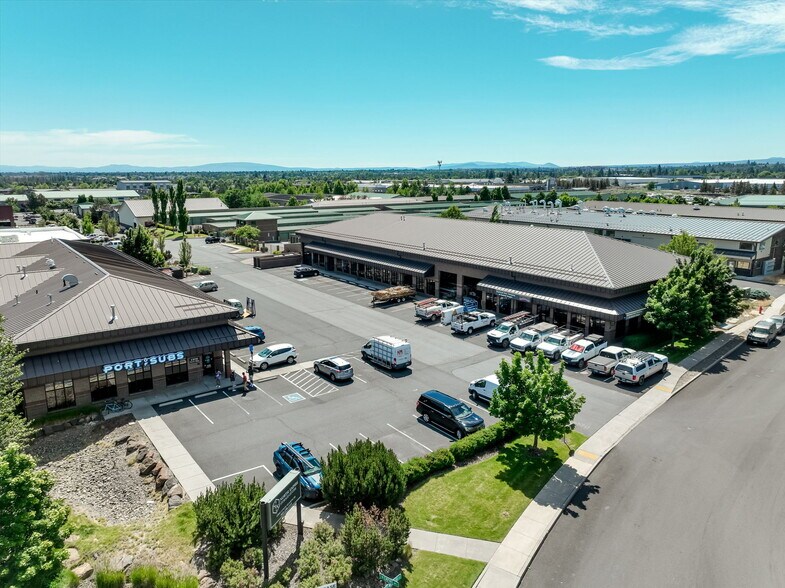 More Photos Of 63056 NE Lower Meadow Dr, Bend Light Distribution For Lease