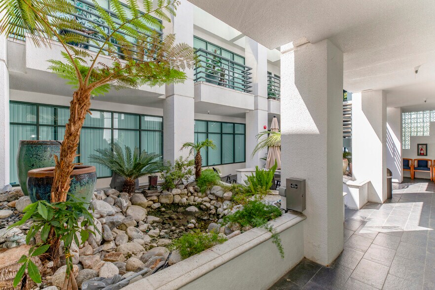 More Photos Of 350 W Arden Ave, Glendale Office For Lease