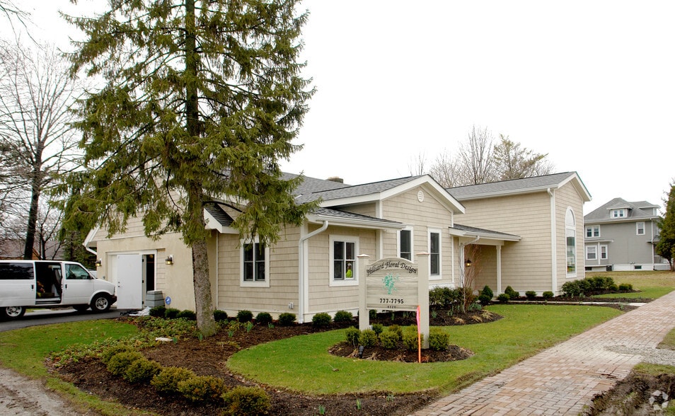 More Photos Of 4120 Main St, Hilliard Freestanding For Sale